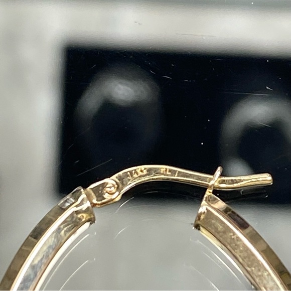 Solid 14k Yellow Gold Women's Oval Hoop Earrings - Picture 4 of 9